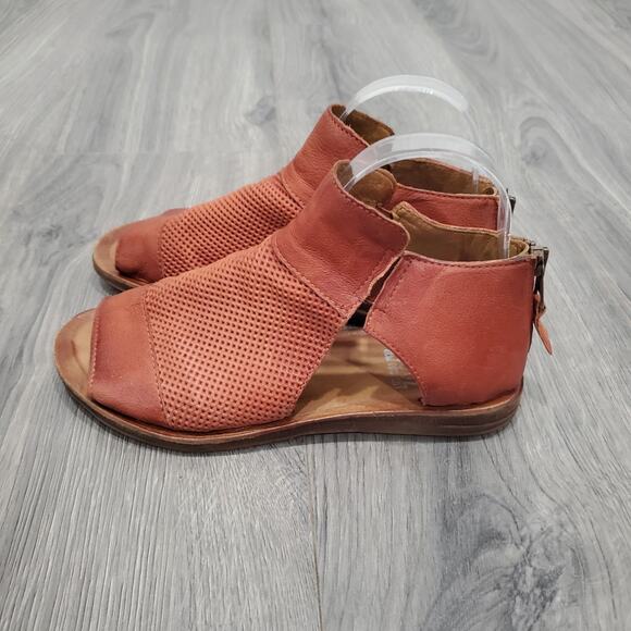 Miz Mooz Red Sandals - Picture 3 of 11